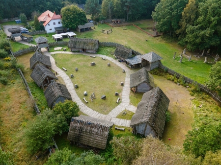WYCIECZKA DO OSADY SŁOWIAŃSKIEJ W SŁAWUTOWIE