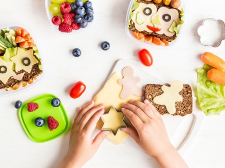 PIRAMIDA ZDROWIA I ZDROWE KANAPKI W GRUPIE ''KWIATUSZKÓW''